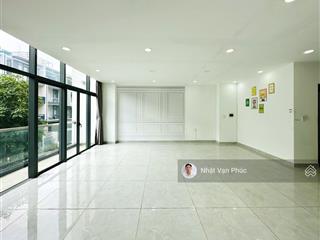 Văn phòng 7x12m sàn, có thang máy, hầm xe. giá chỉ 11 triệu/th  kđt vạn phúc