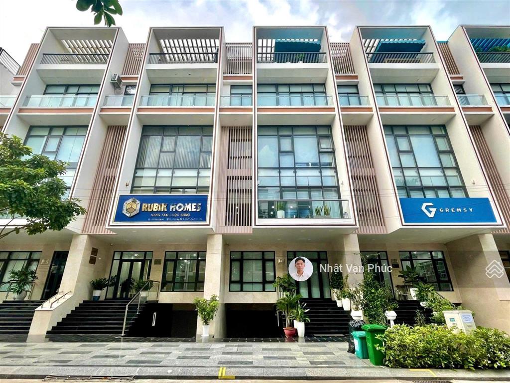 Tòa nhà văn phòng  cho thuê tầng 2  7x12m sàn, có thang máy, hầm xe chỉ 11 tr/th  kđt vạn phúc