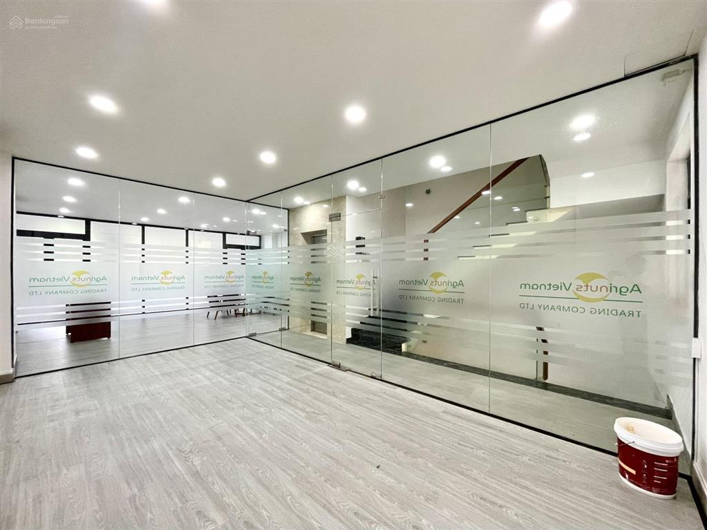 Tầng 2, 7x12m sàn shopee nguyễn thị nhung, ngăn 02 phòng, có máy lạnh, giá thuê 12 triệu
