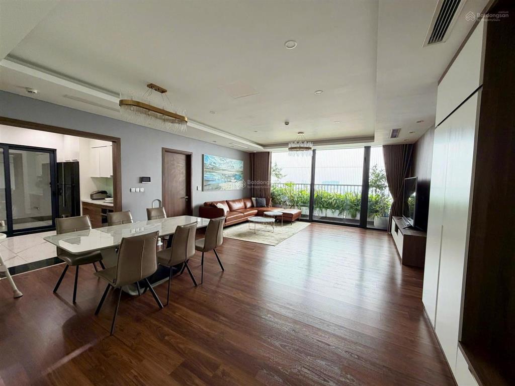Siêu phẩm giữa trung tâm ngoại giao đoàn khu đô thị cao cấp bậc nhất dân trí cao, view hồ cực đẹp