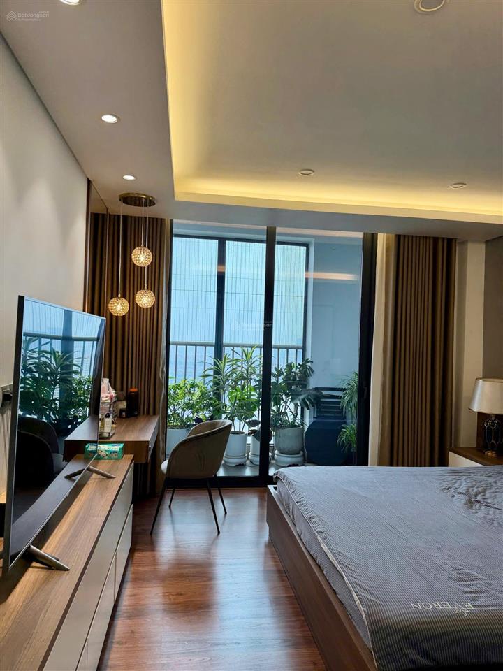 Siêu phẩm giữa trung tâm ngoại giao đoàn khu đô thị cao cấp bậc nhất dân trí cao, view hồ cực đẹp