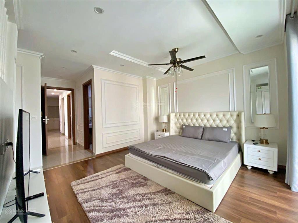 Cho thuê căn hộ cao cấp tòa l4 ciputra  view sân golf  full thiết bị xịn  chỉ việc vào ở