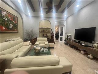 Bán biệt thự dãy t5 ciputra, 370 triệu/m2, 180m2, 4pn, 4wc, full nội thất, đông bắc