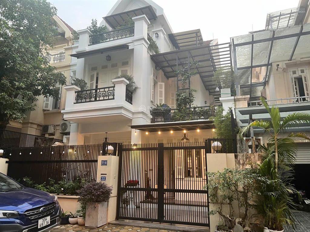 Bán biệt thự dãy t5 ciputra, 370 triệu/m2, 180m2, 4pn, 4wc, full nội thất, đông bắc