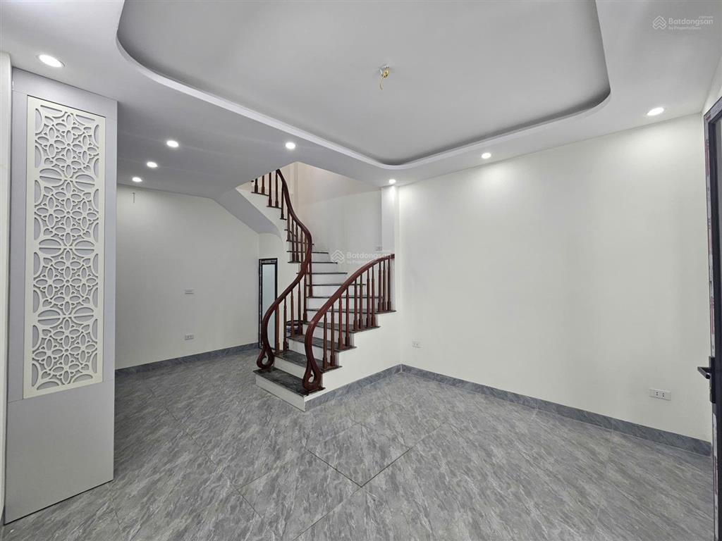 Bán nhà xây mới gần bến xe yên nghĩa 32m2 xây 4 tầng 3 pn cách 10m ra đường ô tô ngõ thông 3.6 tỷ