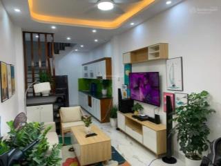 Cho thuê nhà nguyên căn gần đại học thể dục thể thao 4 tầng 3 phòng ngủ giá 5,8tr/thang