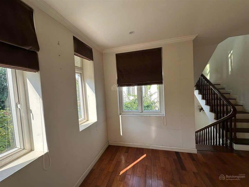 Cho thuê biệt thự splendora, 3 tầng 210m2