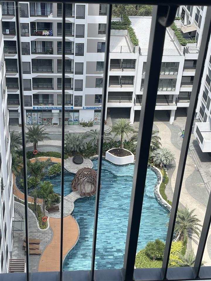 Cho thuê căn góc 95m view trực diện hồ bơi giá tốt trên thị trường, miễn phí quản lý (31/01/2027)