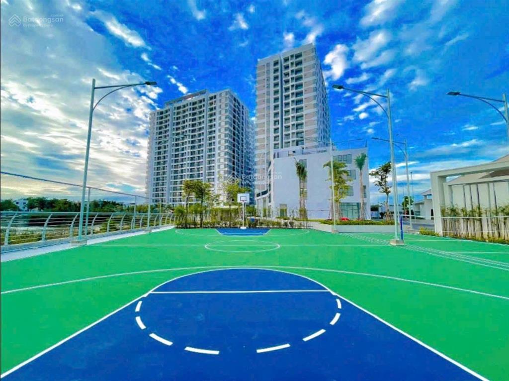 Cho thuê căn góc 95m view trực diện hồ bơi giá tốt trên thị trường, miễn phí quản lý (31/01/2027)