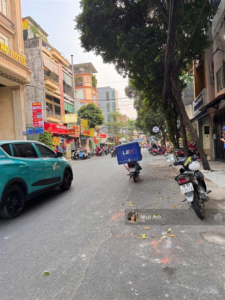 Bán nhà mặt tiền a4  k300, phường bảy hiền. 4.5mx16m  nhà 3 tầng đúc kiên cố. giá 18.5 tỷ tl