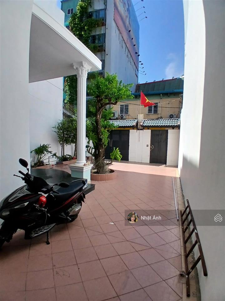 Nhỉnh 22 tỷ có ngay mặt tiền ngang 7m đường nguyễn minh hoàng, vỉa hè rộng, nhà xây 3 tầng