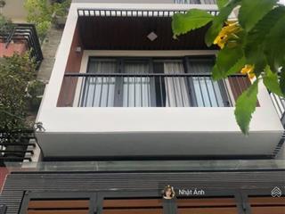 Hạ 2 tỷ bán gấp nhà hẻm 10m út tịch, phường tân sơn nhất  5.2mx20m  5 tầng thang máy chỉ 23 tỷ tl
