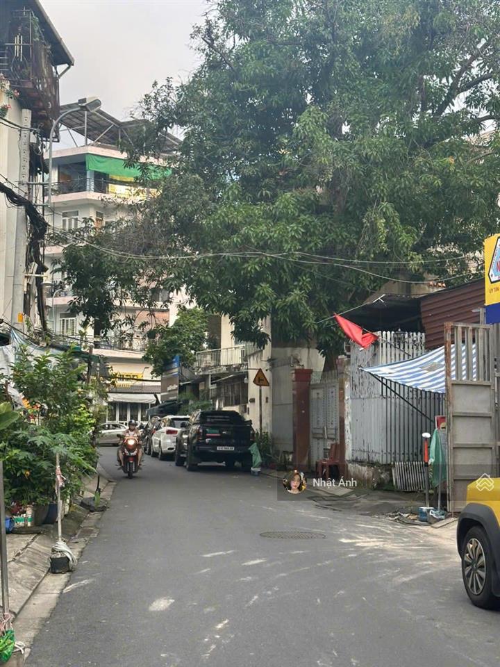 Đã hạ 2 tỷ về 21 tỷ còn tl  bán nhà hẻm xe hơi yên thế, khu sân bay  14mx14m  nhà xây 2 tầng