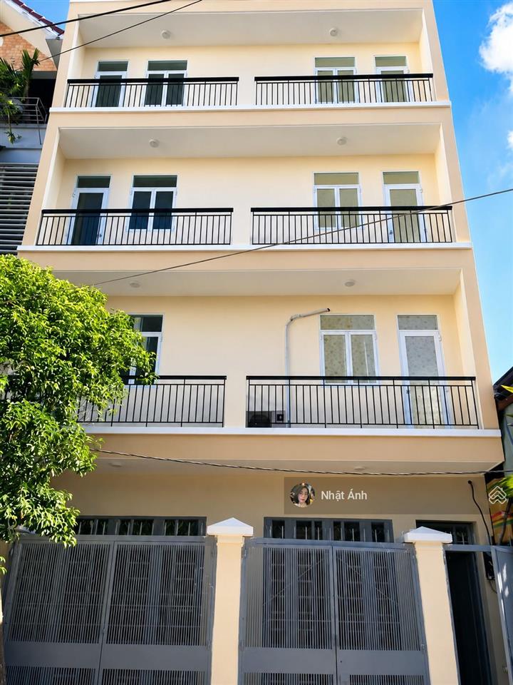 Gà đẻ trứng vàng hẻm 10m ngay ga metro lê thị riêng  12mx10m  4 tầng có 18p chdv  giá 18.5 tỷ