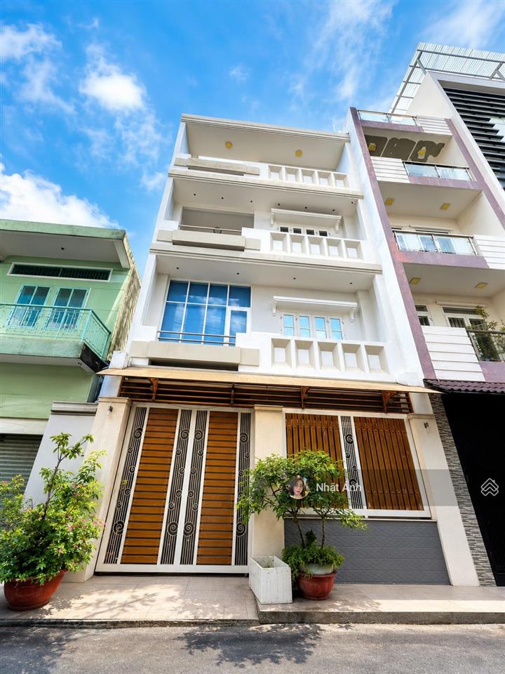 Bán nhà đường cách mạng tháng tám (tự lập)  ngang 6.7m bề thế  4 tầng giá 24 tỷ