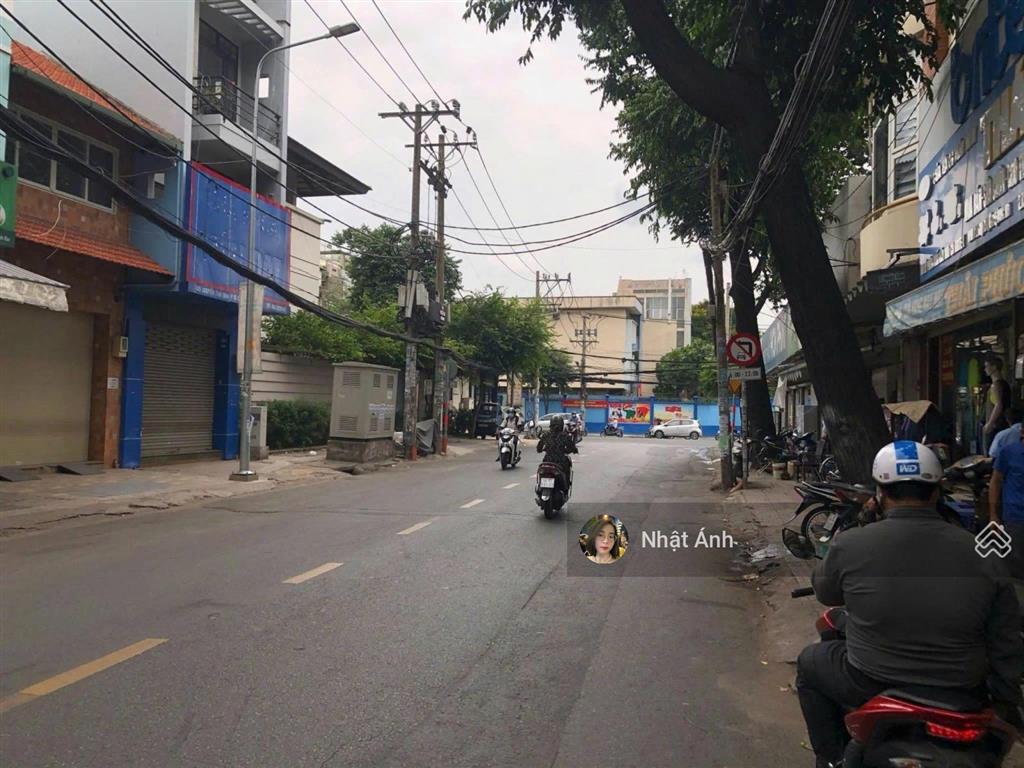 Kẹt ngân hàng bán gấp mặt tiền nguyễn thái bình  4mx18m  4 tầng có sẵn hđt. giá bán 17.5 tỷ