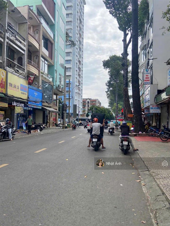 Bán cặp mặt tiền đường bàu cát 5  đối diện công viên  kinh doanh sầm uất  8mx18m  giá 31.5 tỷ