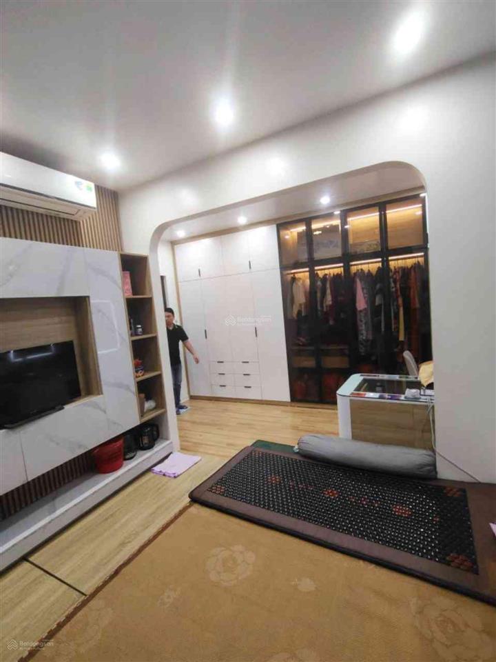 Nhà giáp bát, kim đồng 5 tầng mới sổ đỏ45m hơn 10 tỷ