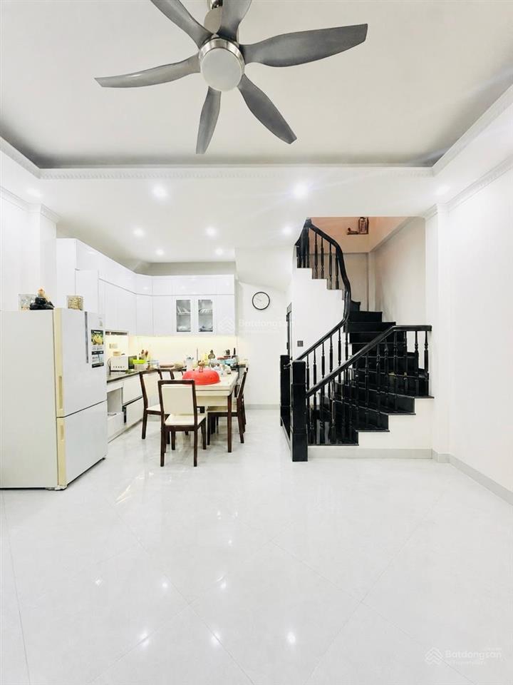 Trung kính 35m 5 tầng mới xây chỉ 8,5 tỷ