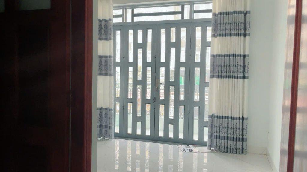 Bán Nhà 3 Tầng KDC Hoàng Hoa Long Hậu Giá 3.85 tỷ