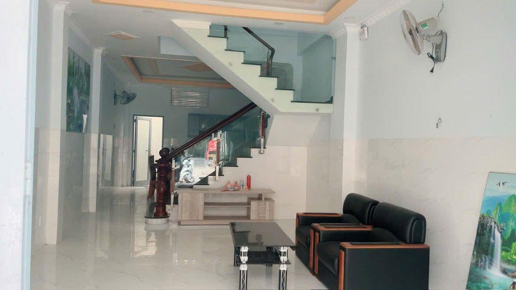 Bán Nhà 3 Tầng KDC Hoàng Hoa Long Hậu Giá 3.85 tỷ