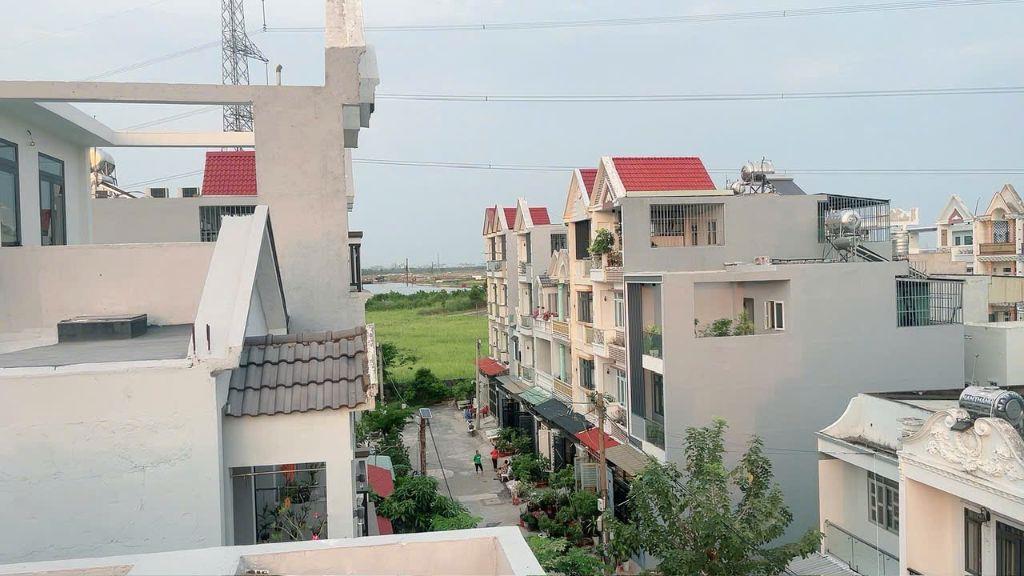Bán Nhà 3 Tầng KDC Hoàng Hoa Long Hậu Giá 3.85 tỷ