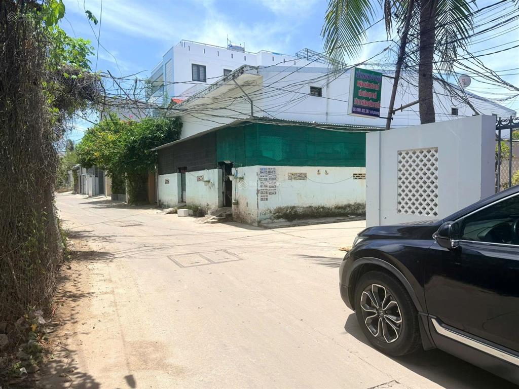 Bán đất ngọc hiệp sau nhà hàng hoàng lan 3tỷ2