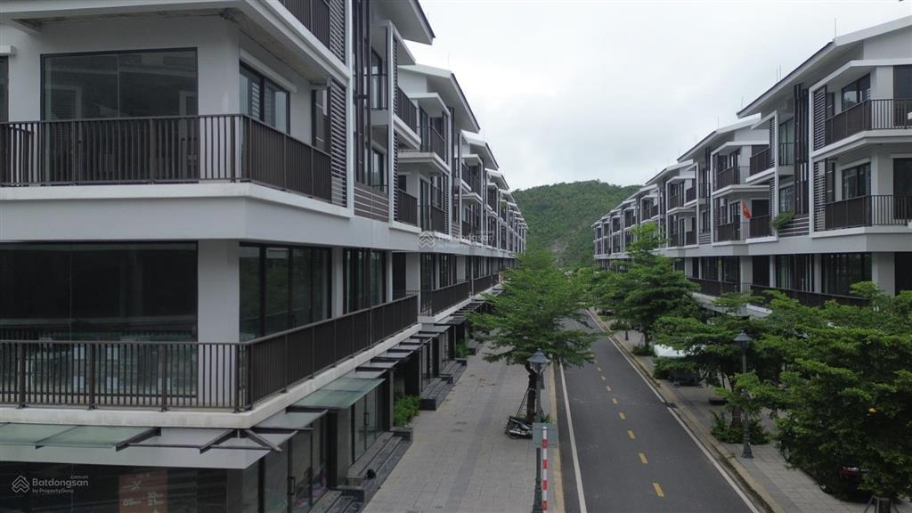 Em trang về 1 căn amatina cát bà 4 tầng 160m2 chỉ 10 tỷ, ace quan tâm vui lòng  em trang