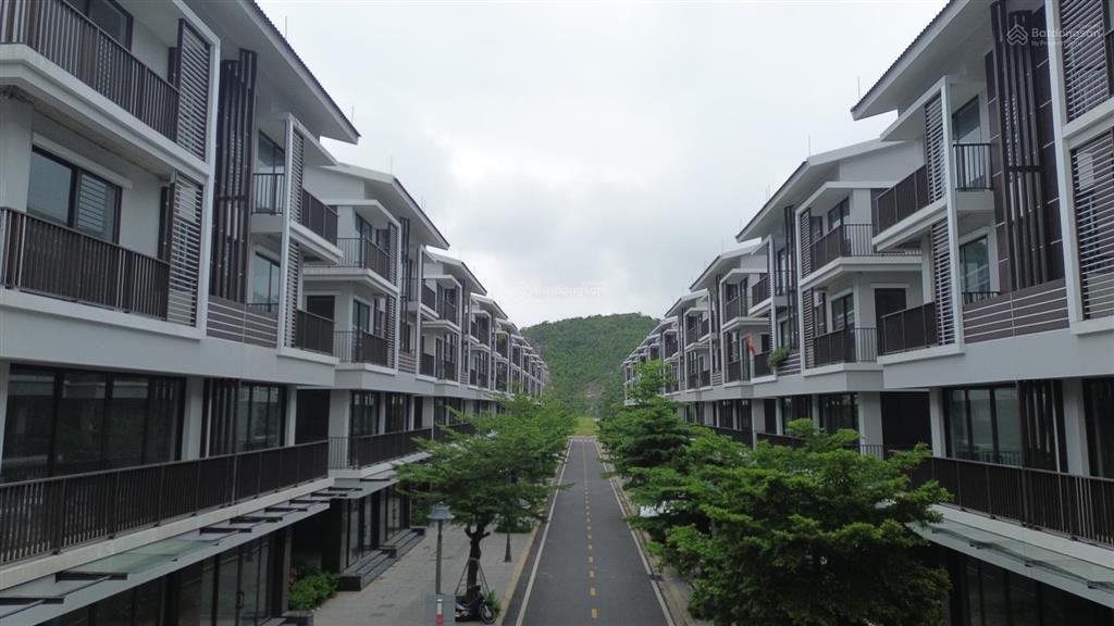 Em trang về 1 căn amatina cát bà 4 tầng 160m2 chỉ 10 tỷ, ace quan tâm vui lòng  em trang