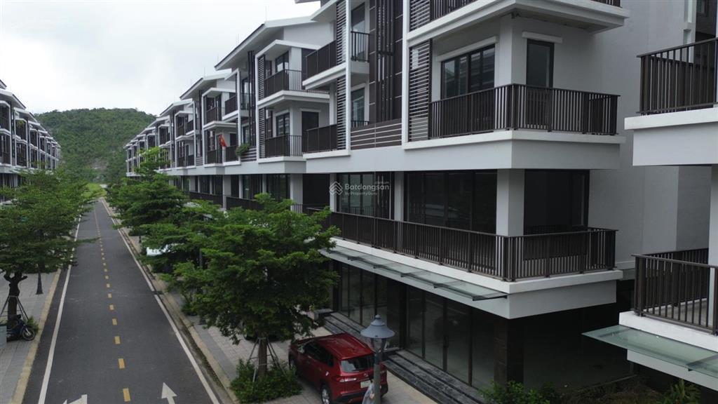 Em trang về 1 căn amatina cát bà 4 tầng 160m2 chỉ 10 tỷ, ace quan tâm vui lòng  em trang