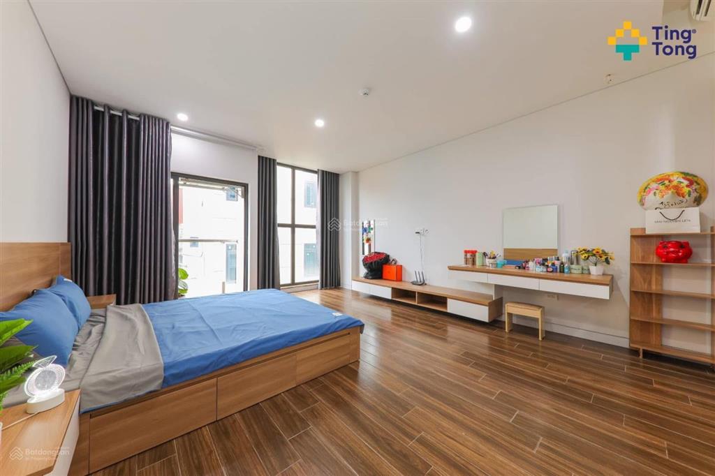 Cần bán rất gấp nhà ngõ 102 đường trường chinh. 68m2  6 tầng. thang máy. gara ô tô.
