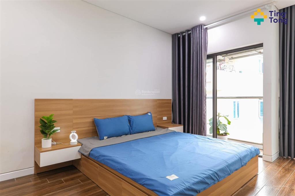 Cần bán rất gấp nhà ngõ 102 đường trường chinh. 68m2  6 tầng. thang máy. gara ô tô.