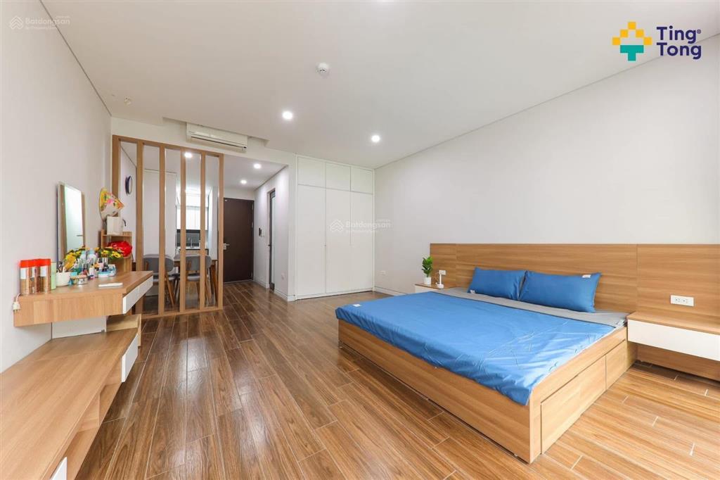 Cần bán rất gấp nhà ngõ 102 đường trường chinh. 68m2  6 tầng. thang máy. gara ô tô.