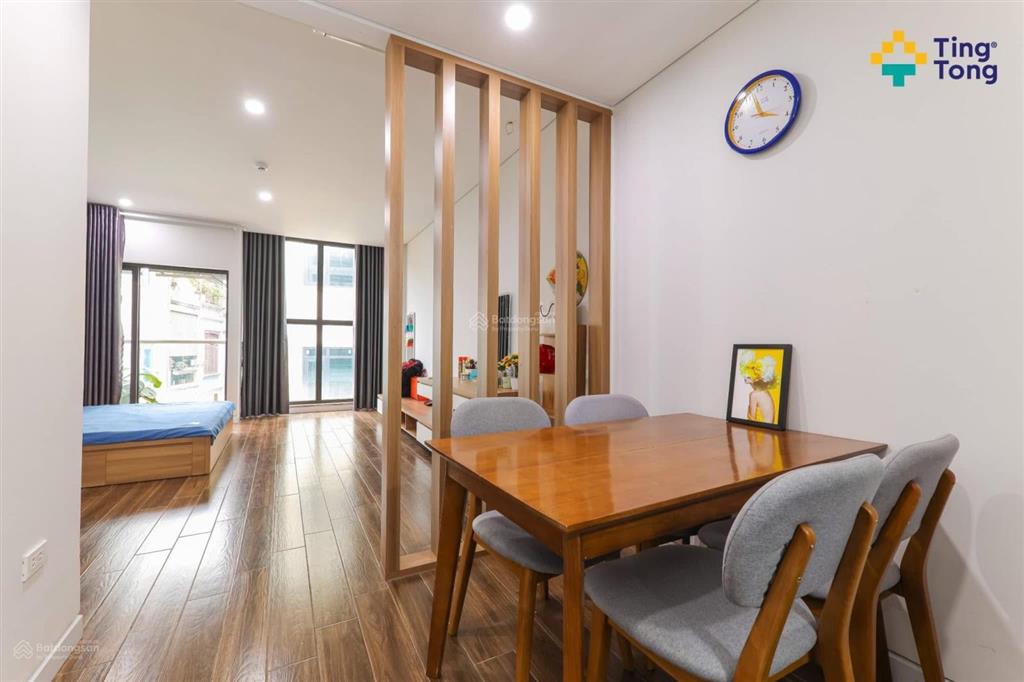 Cần bán rất gấp nhà ngõ 102 đường trường chinh. 68m2  6 tầng. thang máy. gara ô tô.