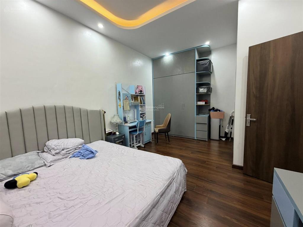 Bán gấp nhà mặt ngõ ô tô đường trường chinh. 65m²  6 tầng. thang máy. gara ô tô.