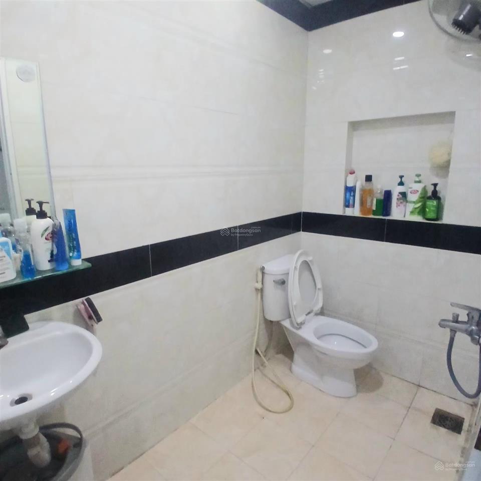 Bán nhà 2 tầng kdc nam hùng vương  ngang 5m  căn góc 3 mặt tiền  giá 6.6 tỷ.  diện tích 68m2