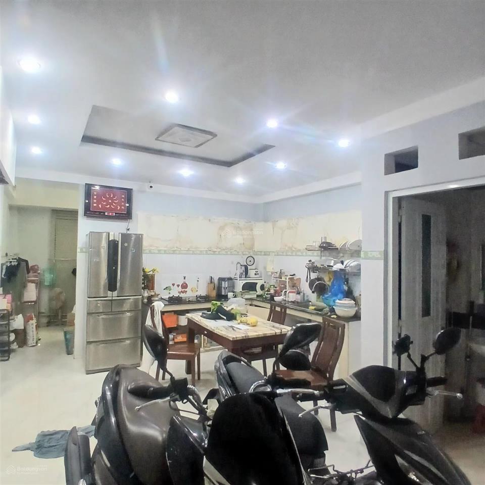 Bán nhà 2 tầng kdc nam hùng vương  ngang 5m  căn góc 3 mặt tiền  giá 6.6 tỷ.  diện tích 68m2