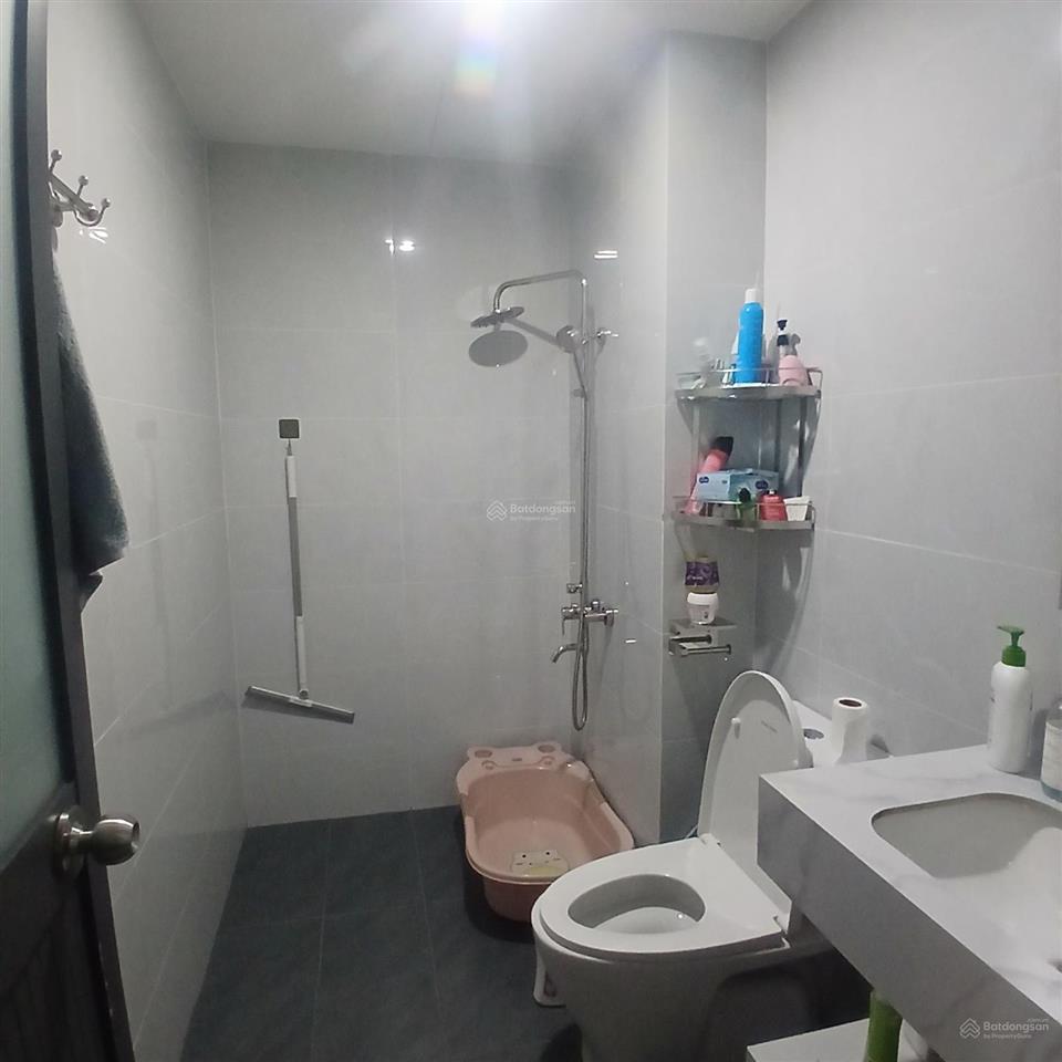 Nhà 4 tầng mới, ôtô tới nhà, trục đường chính, từ đường số 1 kdc nam hùng vương, 72m2, 3 phòng ngủ