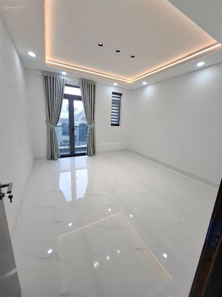 Nhà đẹp 4 tầng nguyễn quý yêm  an lạc  bình tân  đường 8m xe hơi  64m2, 5 phòng ngủ