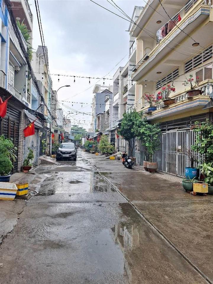 Nhà đẹp 4 tầng nguyễn quý yêm  an lạc  bình tân  đường 8m xe hơi  64m2, 5 phòng ngủ