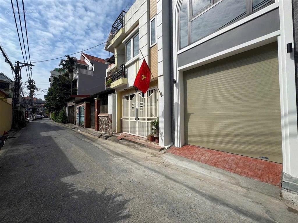 Nhà vị trí đẹp và hiếm tại giang biênviệt hưng.
nhà 6 tầng thang máy ngõ ô tô tránh.
diện tích 31m