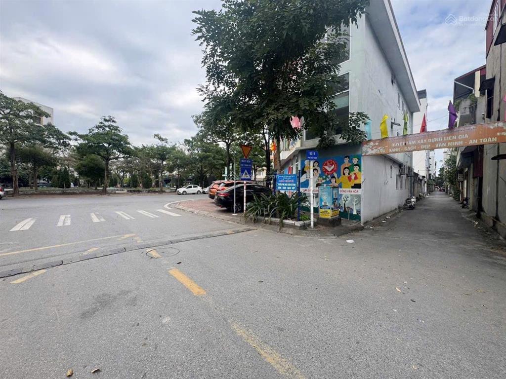Vị trí đẹp sát phố cực hiếm giá tốt giang biênviệt hưng ngõ ô tô tránh sát phố phạm khắc quảng