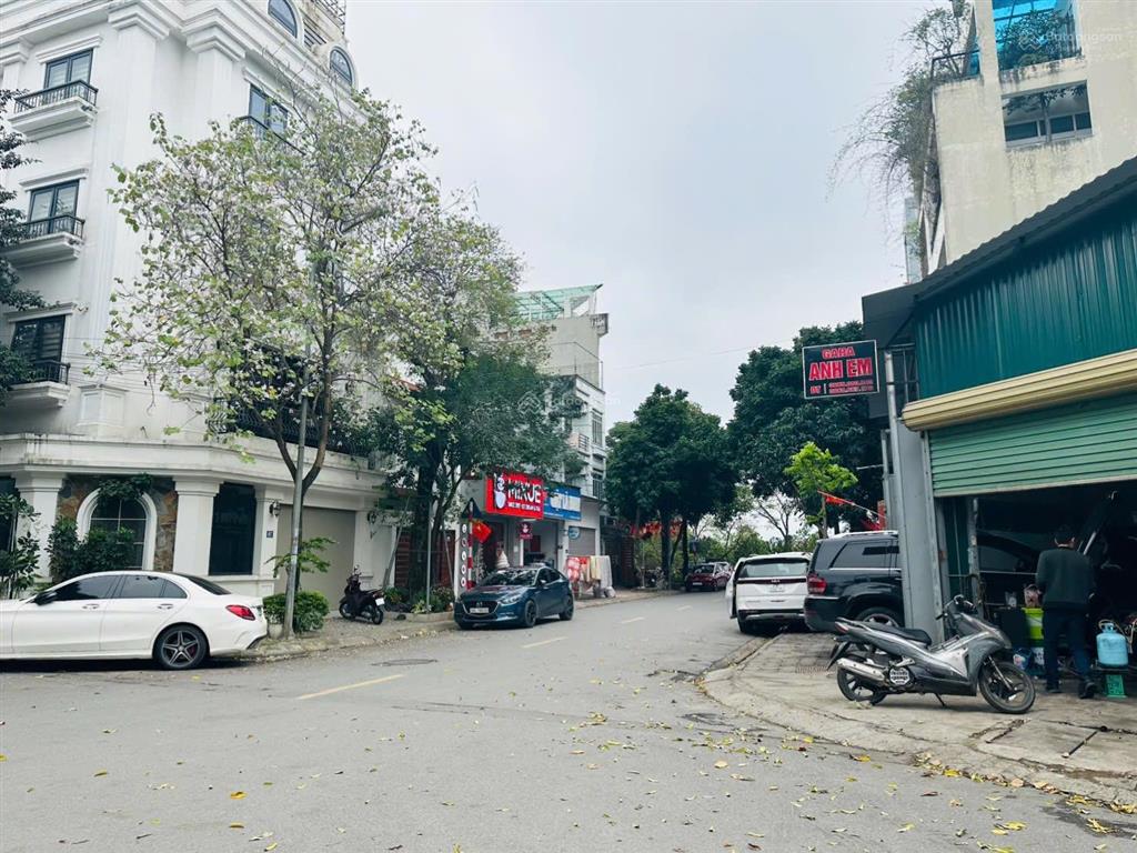 Hàng hiếm mặt phố nguyễn văn hưởng  giang biênviệt hưng.
bán nhà đẹp 3.5 tầng mặt phố kinh doanh