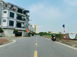 Hàng cực hiếm và phân khúc vừa tiền. đất đẹp có 102 tái định cưgiang biênlb, view cánh đồng, 56m2