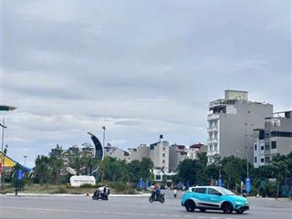 Hoa hậu ngọc thụy chính chủ bà cô nhờ bán nhà 2 tầng cũ dân xây tại ngọc thụy  bồ đề.
61m2, mt 5m.