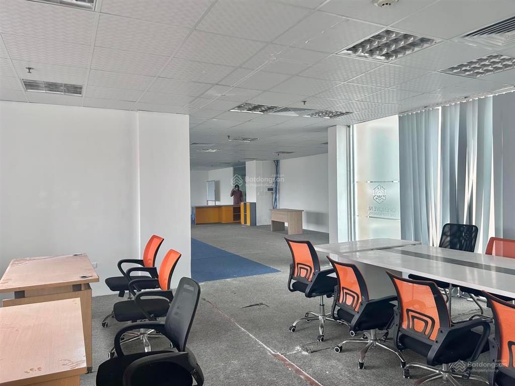 Cho thuê văn phòng tòa nhà central field phố trung kính, cầu giấy, hà nội diện tích 50m2