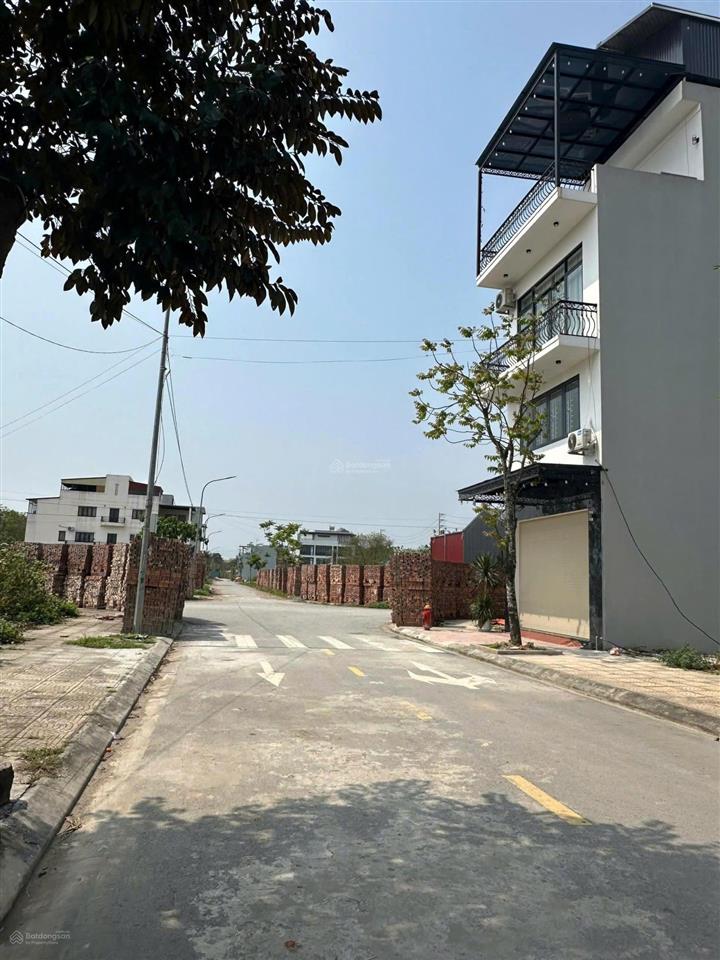 Chính chủ cần tiền bán gấp đất đấu giá khánh tân, quốc oai. lô góc 3 mặt thoáng.  0397 566 ***