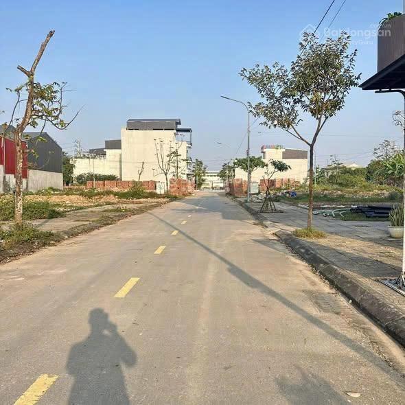 Chính chủ cần tiền bán gấp đất đấu giá khánh tân, quốc oai. lô góc 3 mặt thoáng.  0397 566 ***