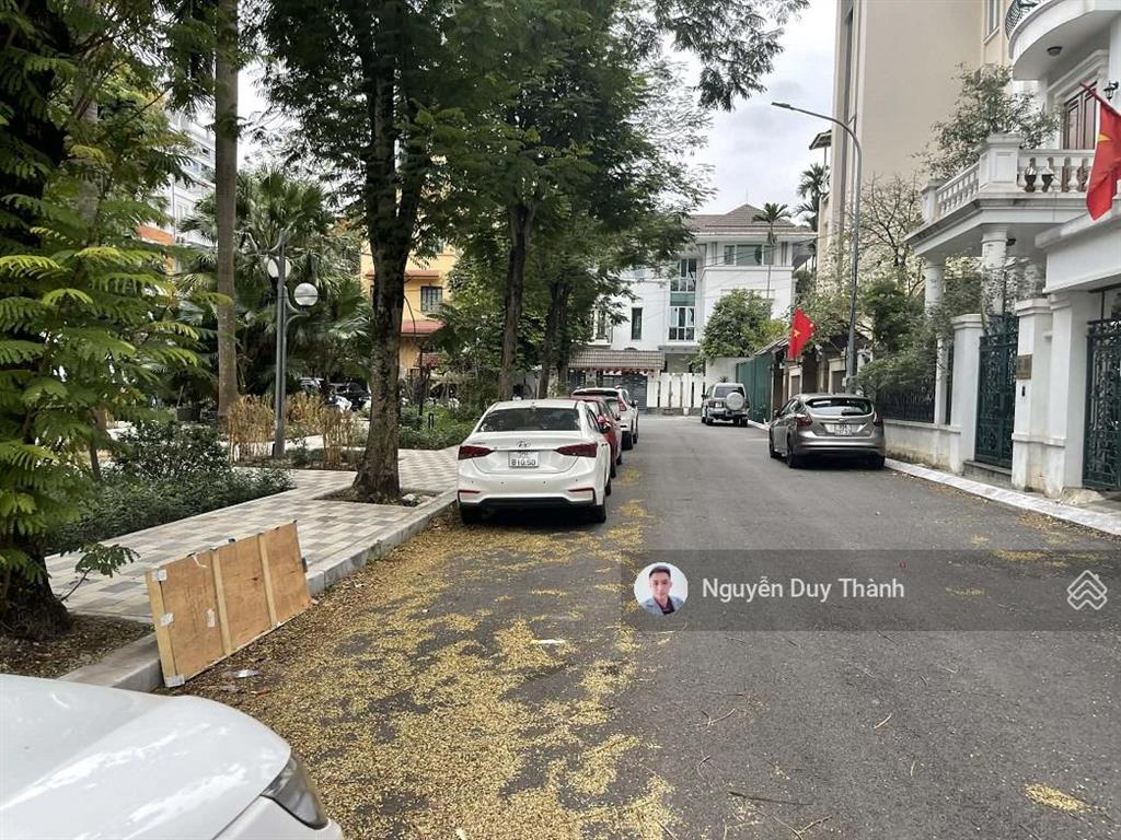 Bán bt vườn đào, 250m2, 4tầng, mt15m, 1xxtỷ, lô góc, 3 thoáng, vie khuôn viên, đẹp nhất khu, ở ngay