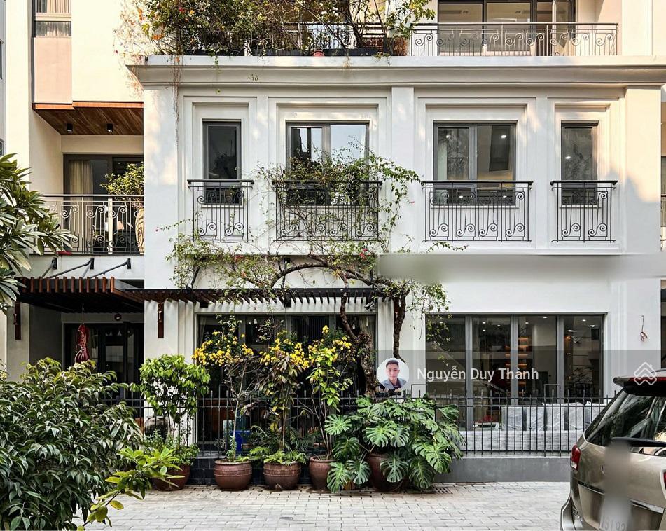Bán villa sân vườn, the manor central park, nguyễn xiển, hn, 180m2 4tầng, full nội thất ở ngay 6xtỷ
